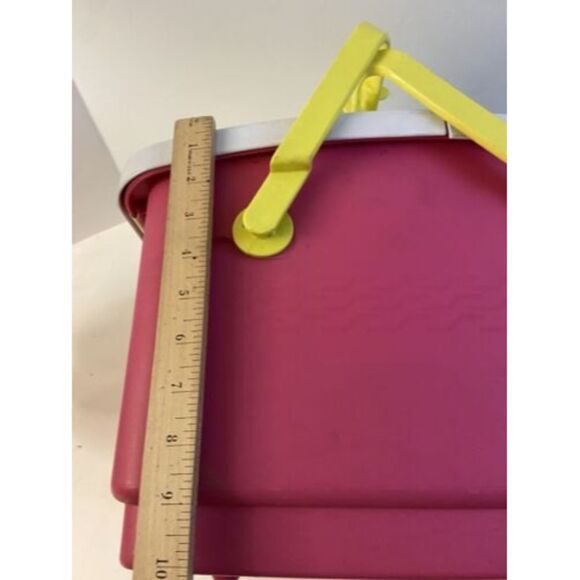 Igloo Pink Picnic Cooler - Picture 3 of 6